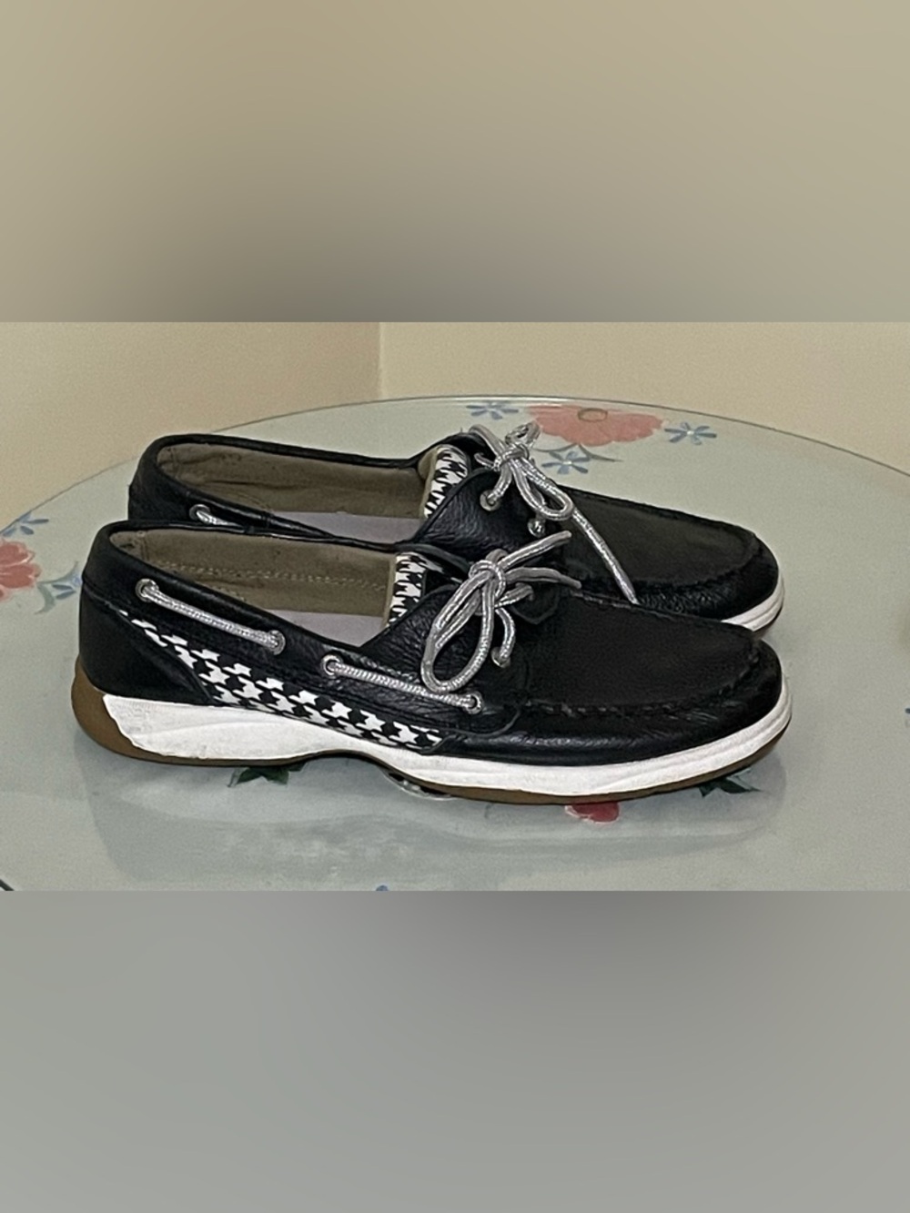 Sperry Women’s Black Boat Shoes with Houndstooth Accent Size 8.5